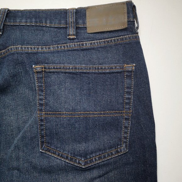Denver Hayes Men's Size 42/30 Medium Wash Straight Fit Blue Jeans - Picture 9 of 12